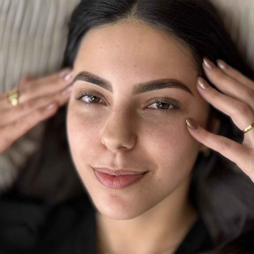 Design de Sobrancelhas com Henna